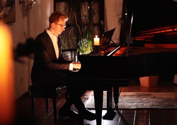 Luke Assem Ignites Emotion with “Fire of a Romance” – A Ballad of Love and Loss
